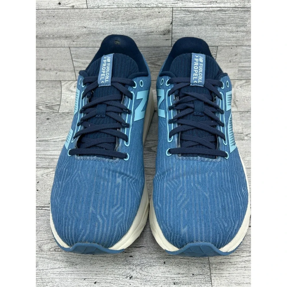 New Balance corduroy traction provides